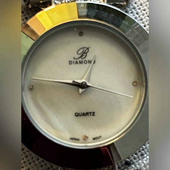 Burgi BTV032 Swiss Quartz Crystal Bezel Watch. - Picture 4 of 5